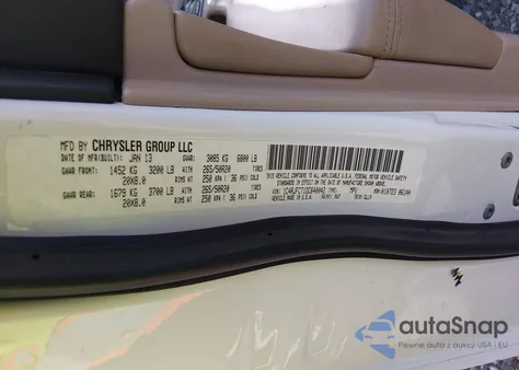 2013 Jeep Grand Cherokee Overland z USA, uszkodzony, nr VIN 1C4RJFCT1DC640042